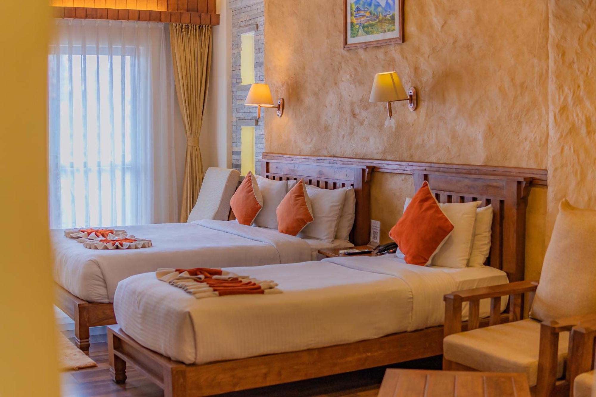 โภครา พาติกา Hotel โพคารา ภายนอก รูปภาพ