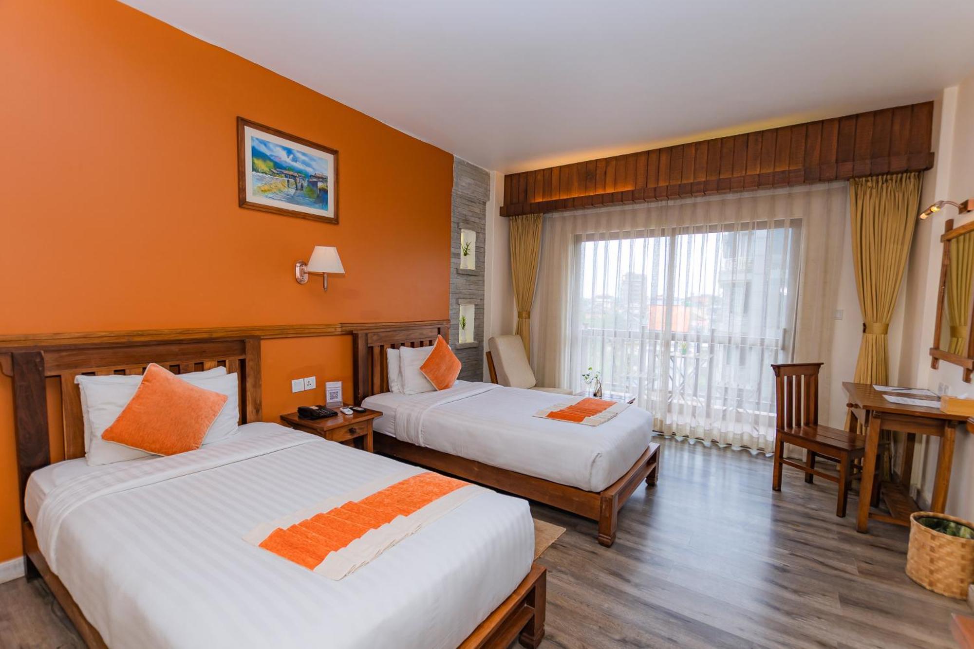 โภครา พาติกา Hotel โพคารา ภายนอก รูปภาพ