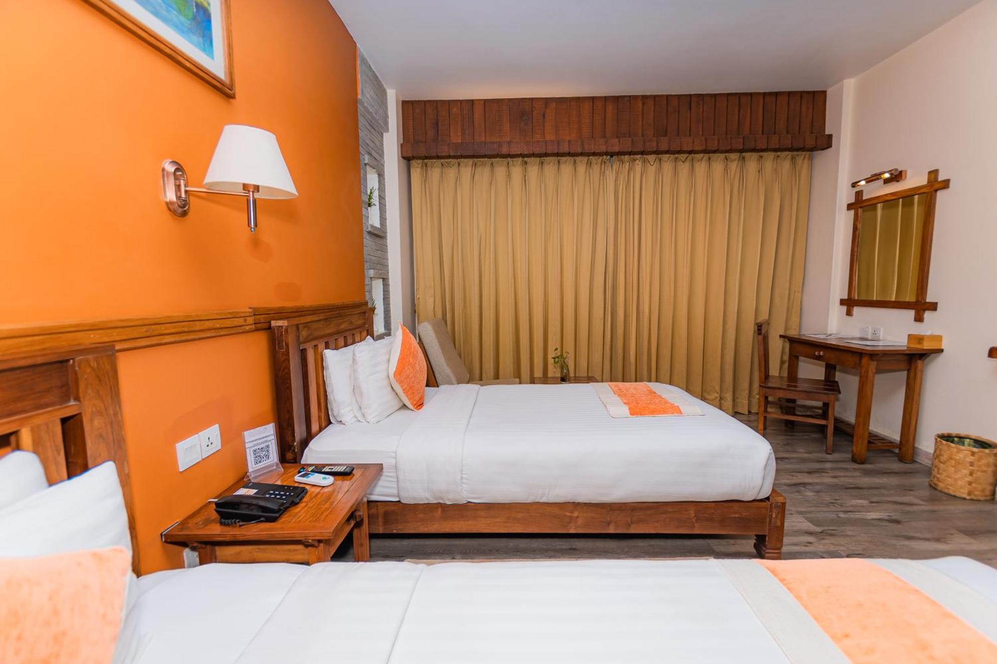 โภครา พาติกา Hotel โพคารา ภายนอก รูปภาพ