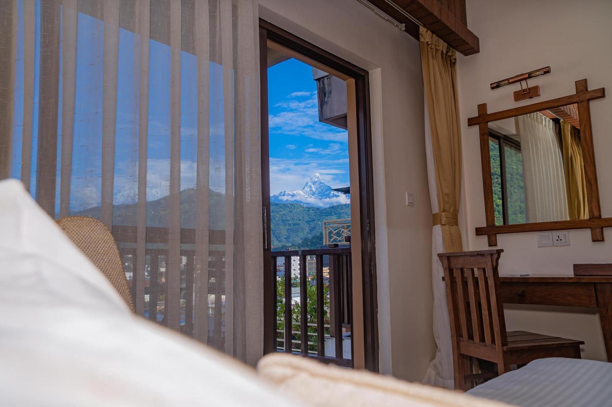 โภครา พาติกา Hotel โพคารา ภายนอก รูปภาพ