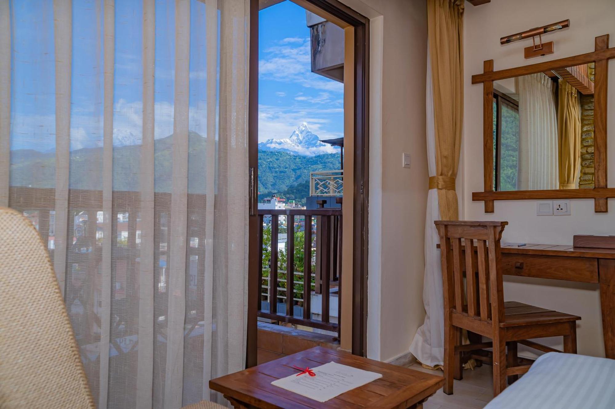 โภครา พาติกา Hotel โพคารา ภายนอก รูปภาพ